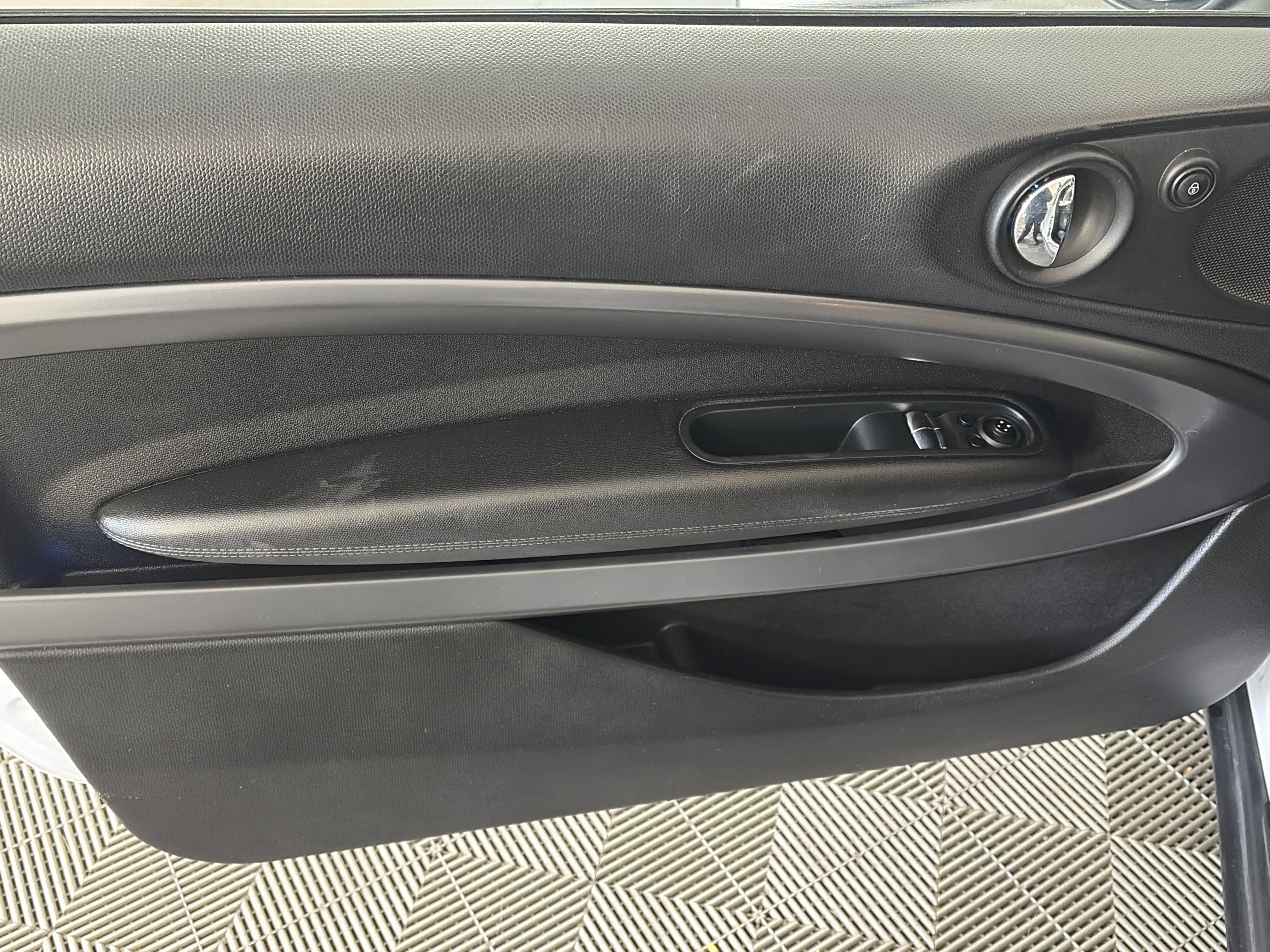 Used 2014 MINI Cooper Paceman S image 14