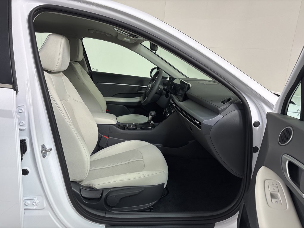 New 2026 Hyundai Sonata SE FWD image 12