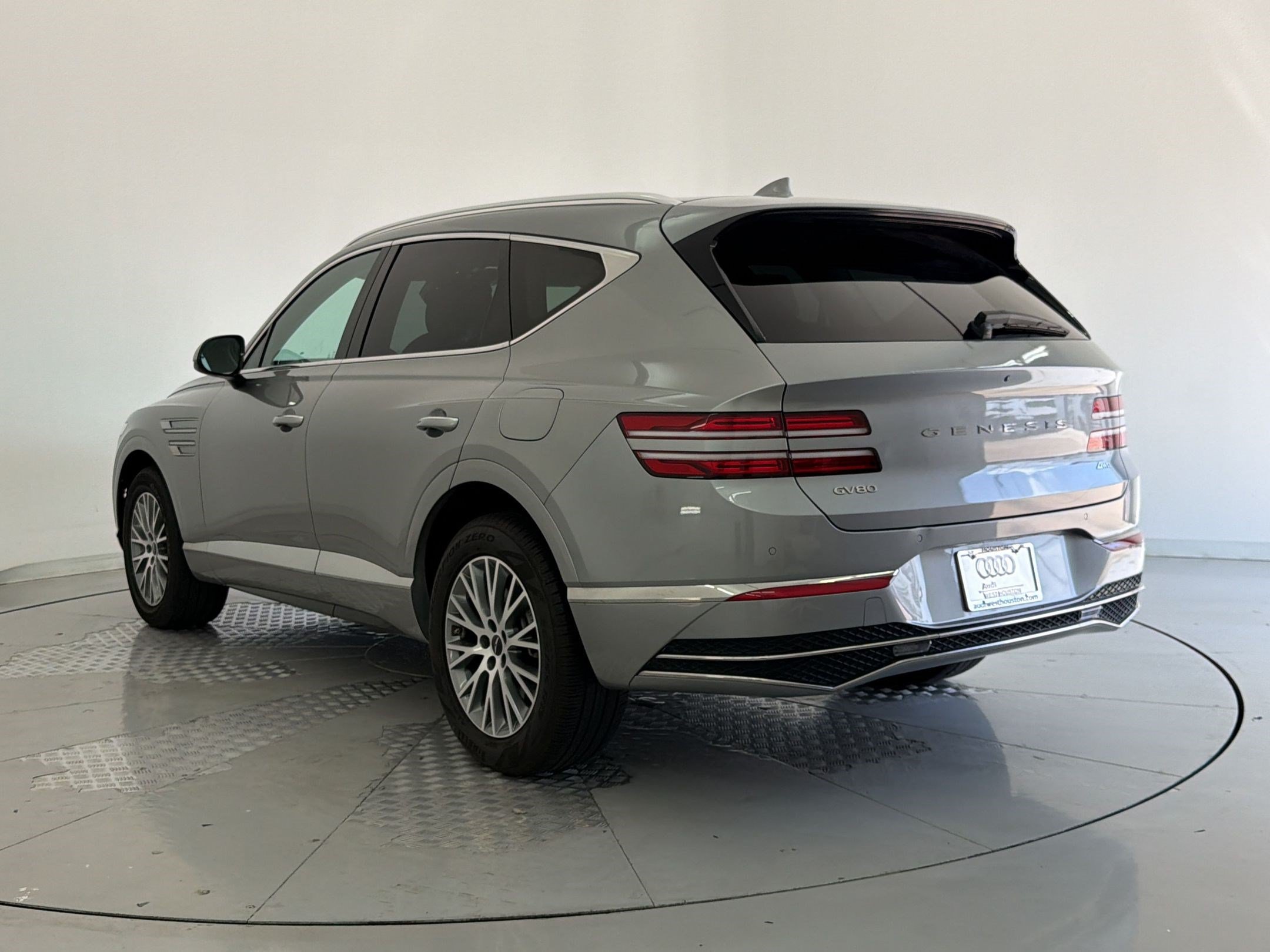Used 2025 Genesis GV80 2.5T Standard AWD/4WD image 3