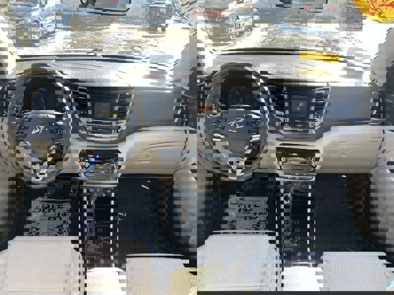 Used 2017 Hyundai Tucson SE image 11