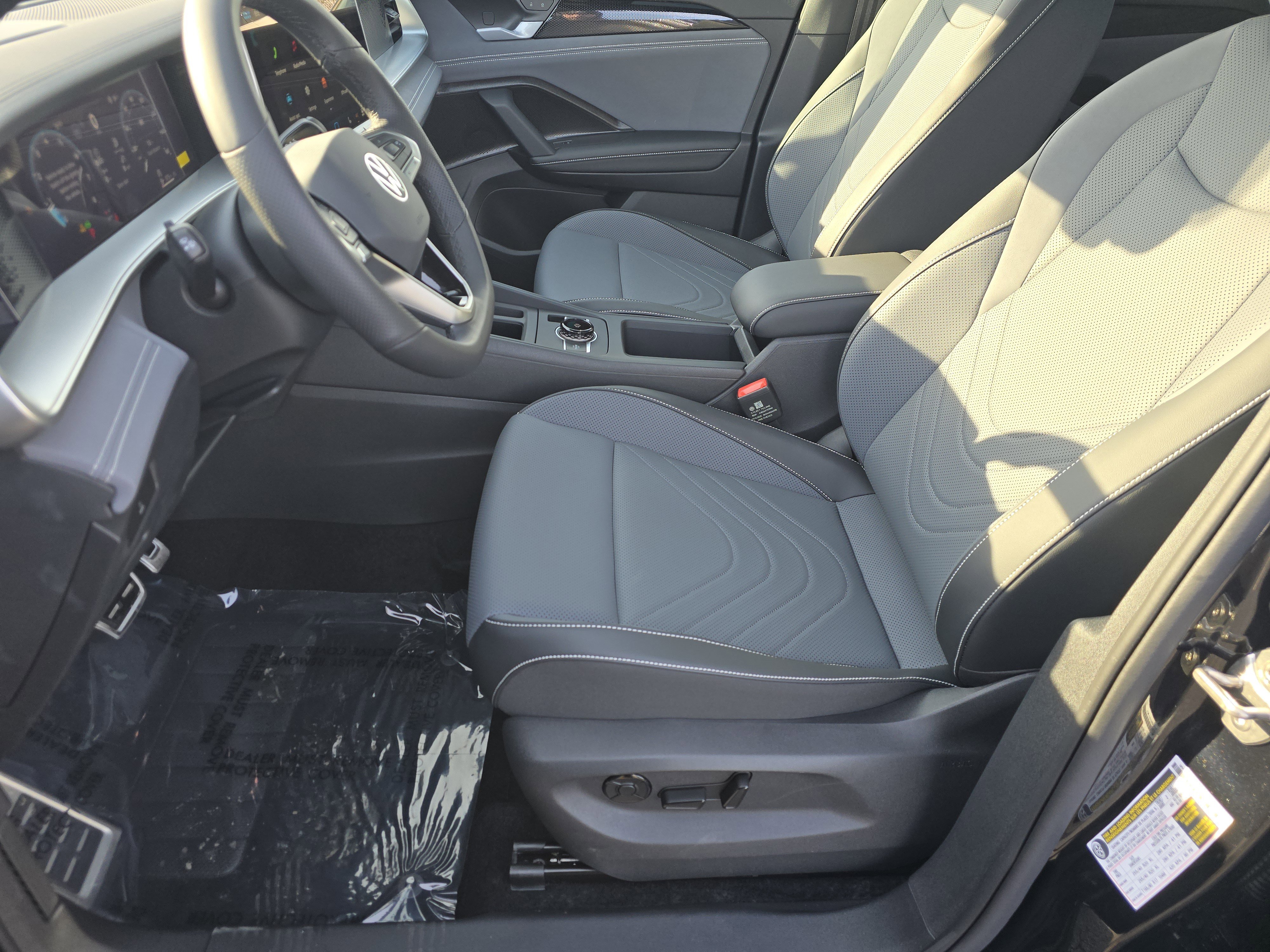 New 2026 Volkswagen Tiguan SE R-Line image 18