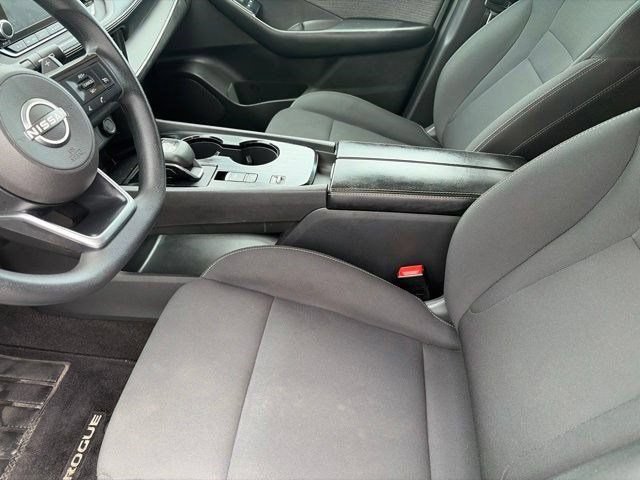 Used 2023 Nissan Rogue S FWD image 11