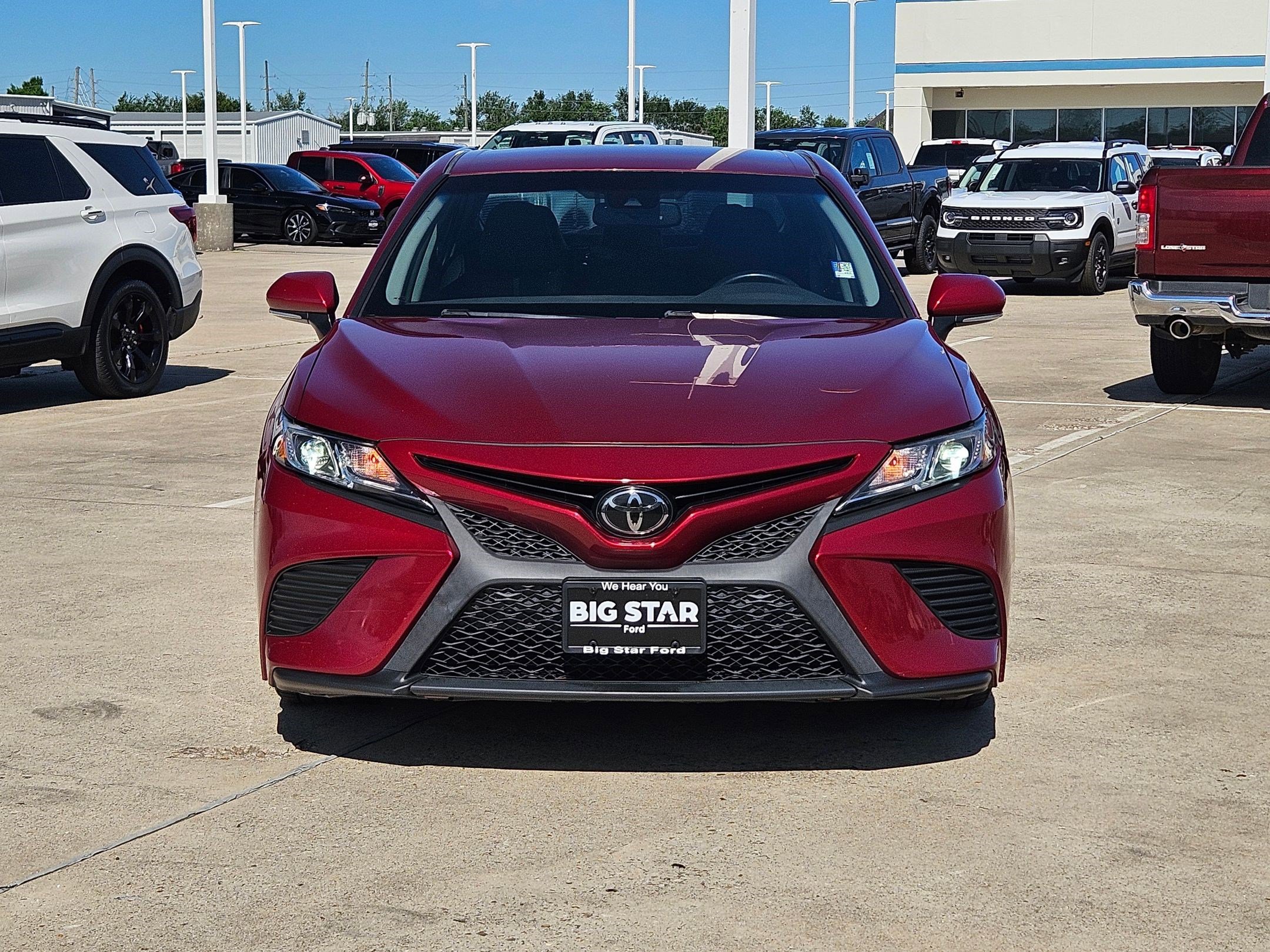 Used 2018 Toyota Camry SE w/ Convenience Package image 9