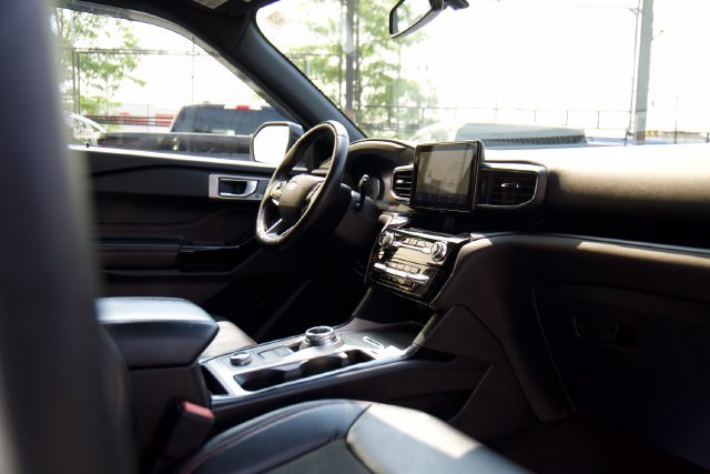Certified 2022 Ford Explorer ST-Line AWD/4WD image 30
