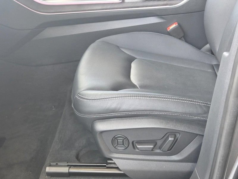 Used 2021 Audi Q8 Premium Plus AWD/4WD image 21