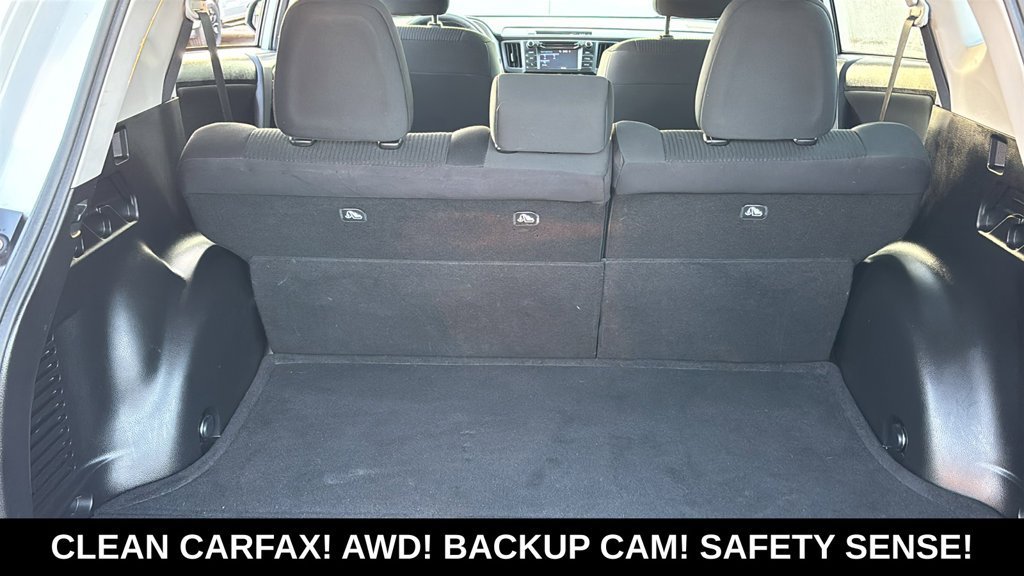Used 2018 Toyota RAV4 LE AWD/4WD image 29