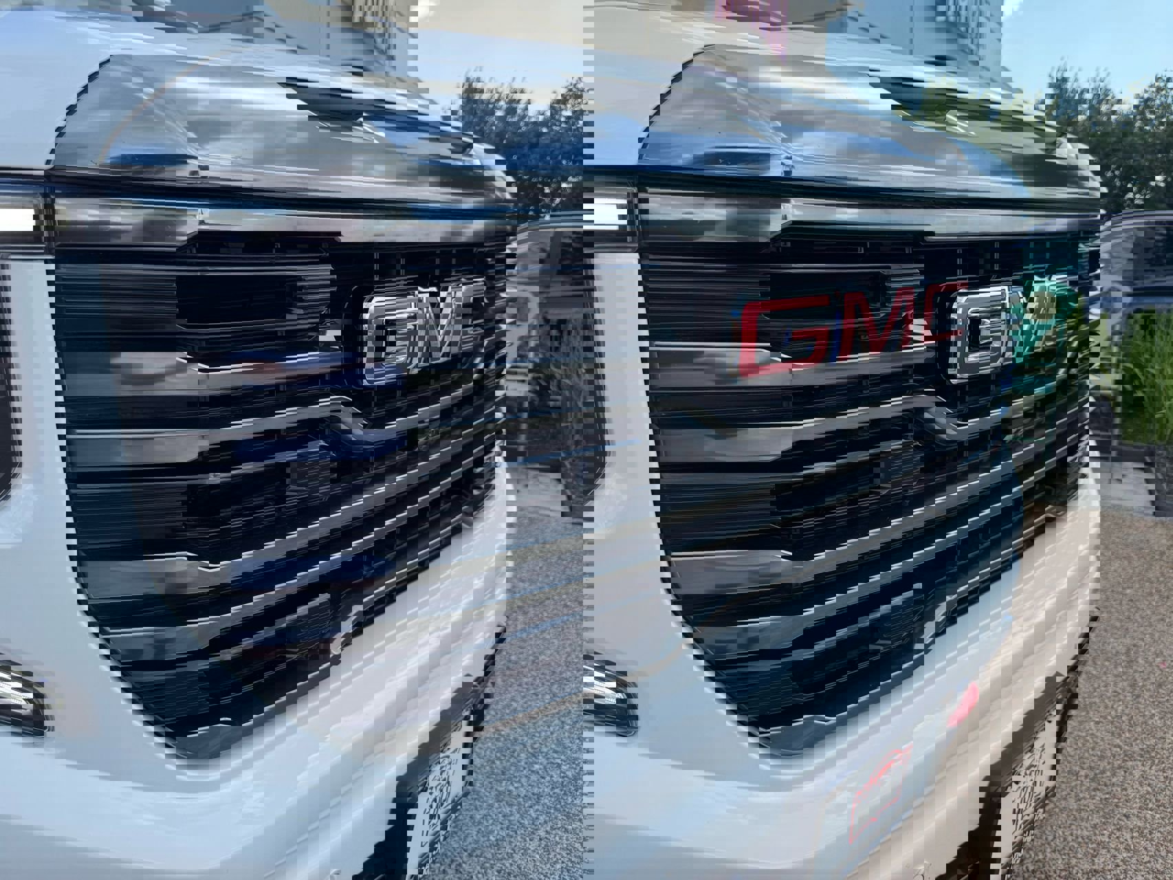 Used 2024 GMC Sierra 1500 AT4 w/ AT4 Premium Package image 2