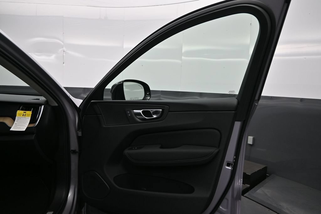 New 2026 Volvo XC60 B5 Core w/ Climate Package AWD/4WD image 39