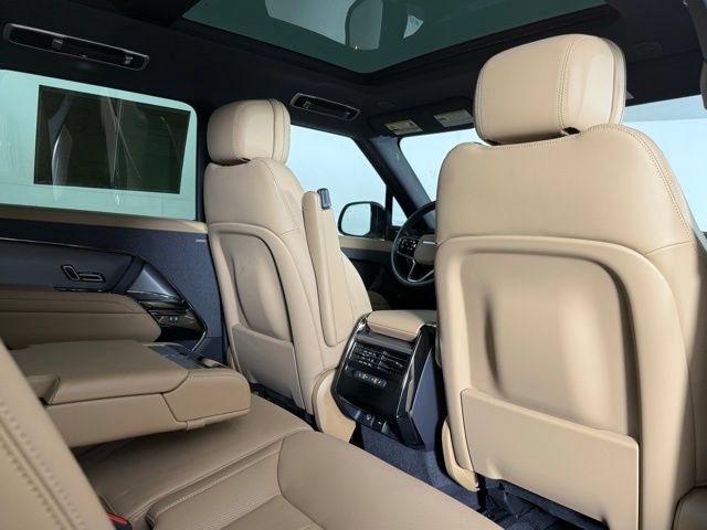 Used 2025 Land Rover Range Rover Sport SE AWD/4WD image 30