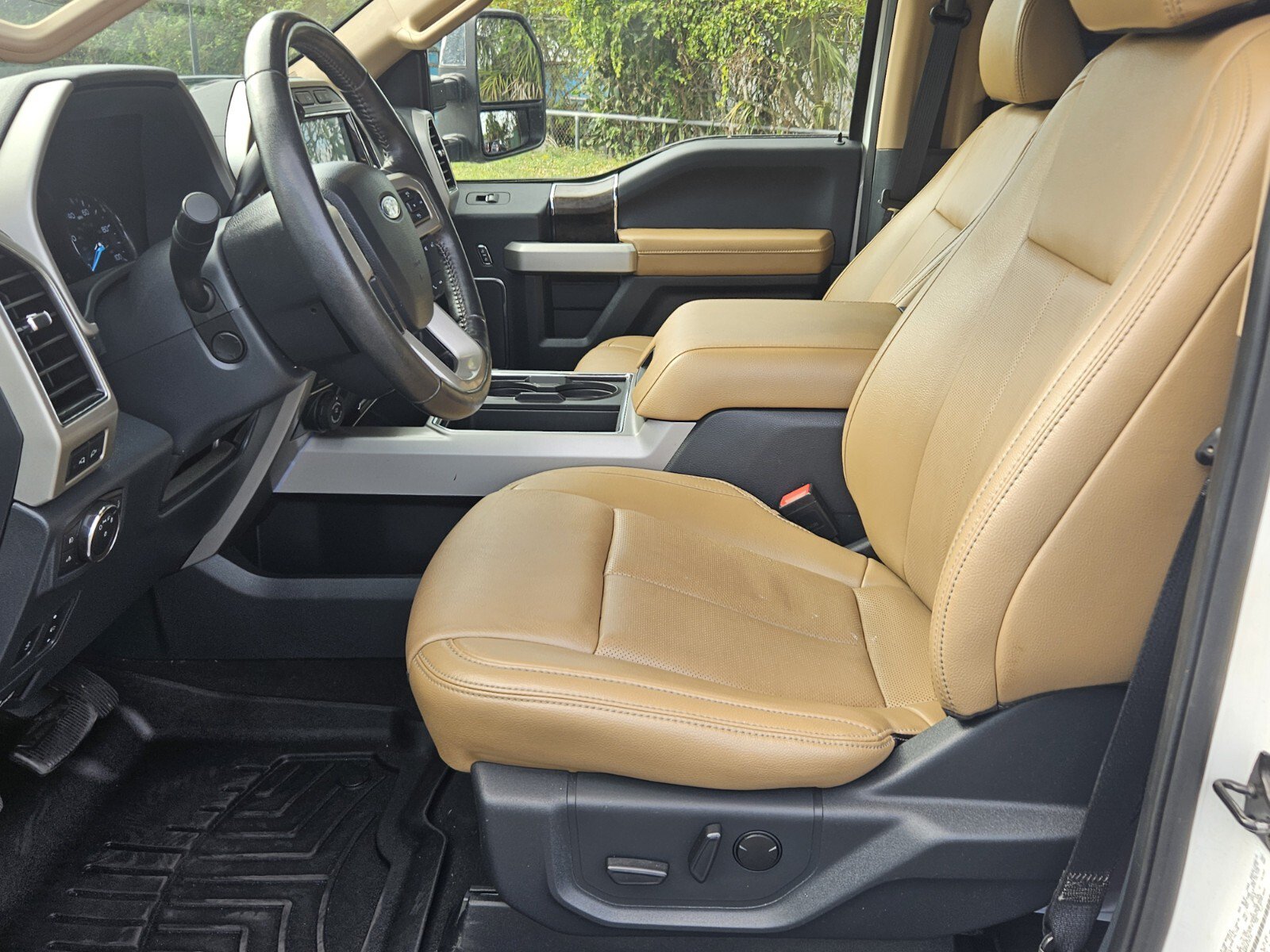 Used 2022 Ford F250 Lariat w/ Lariat Ultimate Package AWD/4WD image 4
