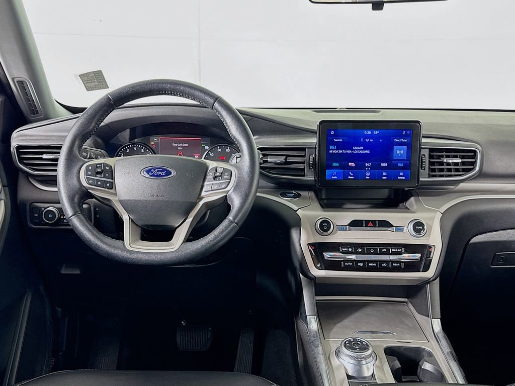 Used 2022 Ford Explorer XLT w/ Equipment Group 202A image 14