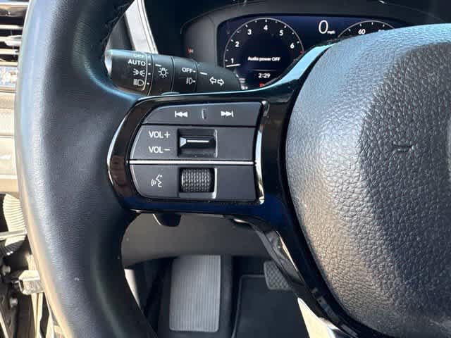 Used 2025 Honda Pilot Elite image 12