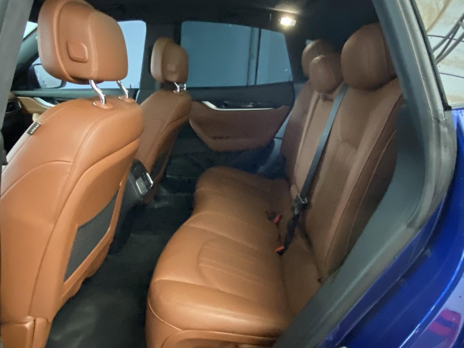 Used 2018 Maserati Levante image 18