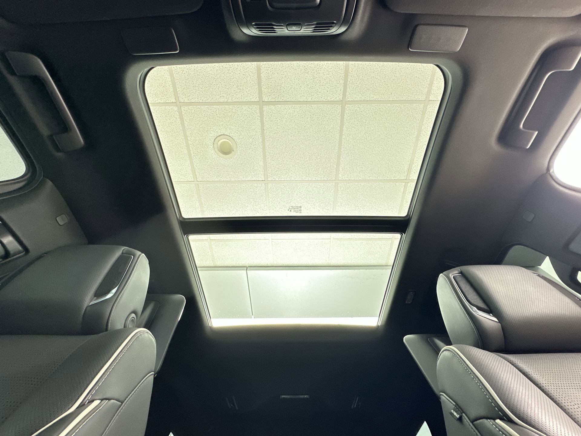 Used 2023 Cadillac Escalade Sport w/ LPO, ONYX Package AWD/4WD image 19