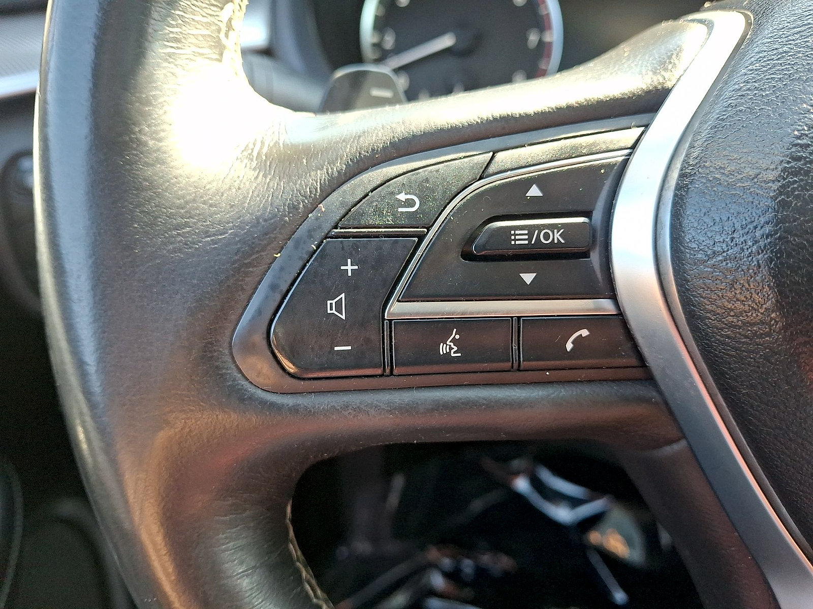 Used 2019 INFINITI QX50 Essential w/ Premium Heat Package AWD/4WD image 17
