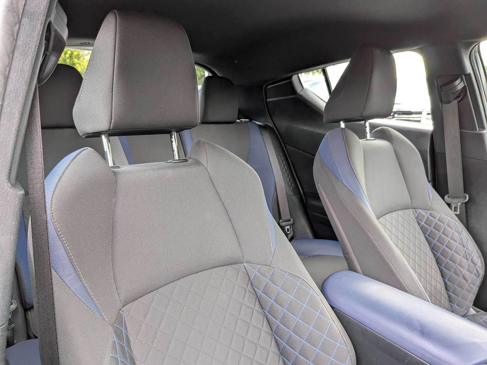 Used 2020 Toyota C-HR XLE FWD image 36