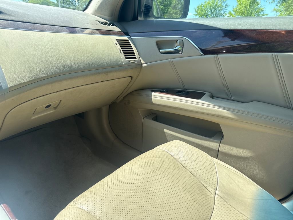 Used 2009 Toyota Avalon Limited FWD image 17