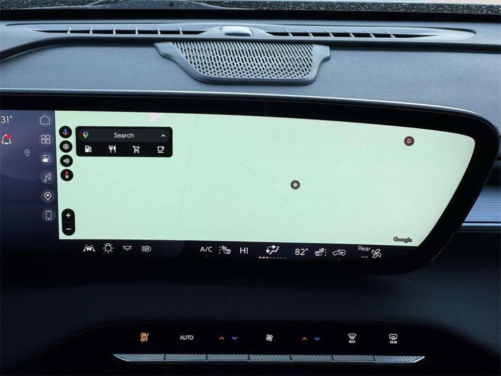 Used 2025 Buick Enclave Preferred AWD/4WD image 3