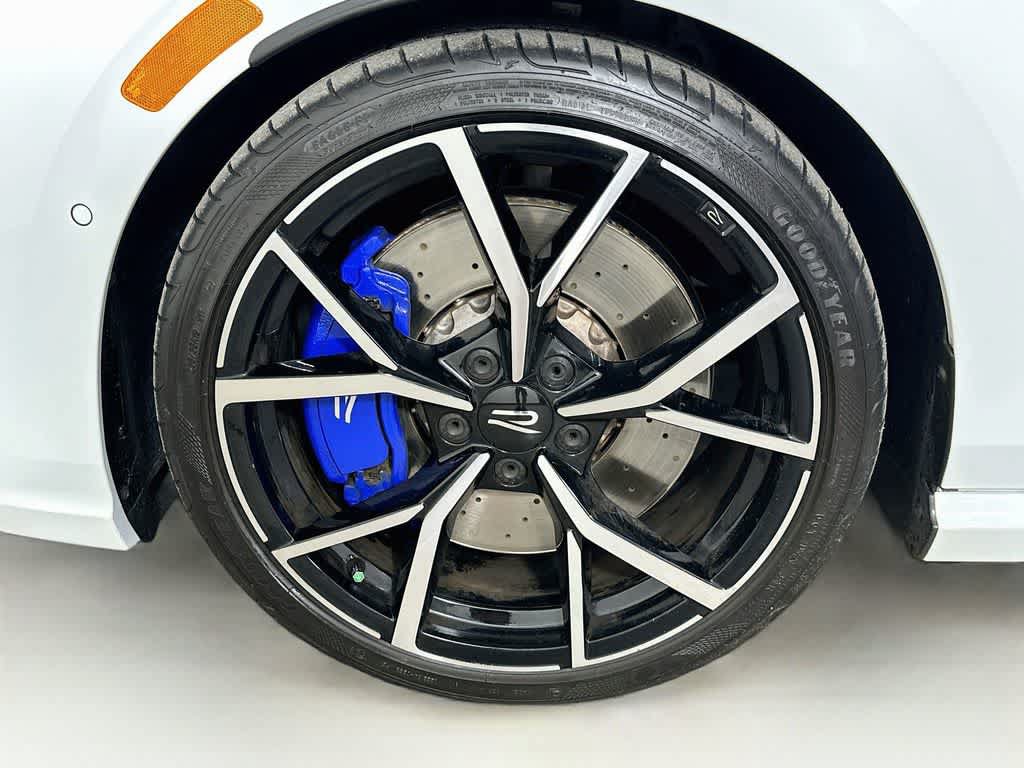 Used 2023 Volkswagen Golf R AWD/4WD image 8