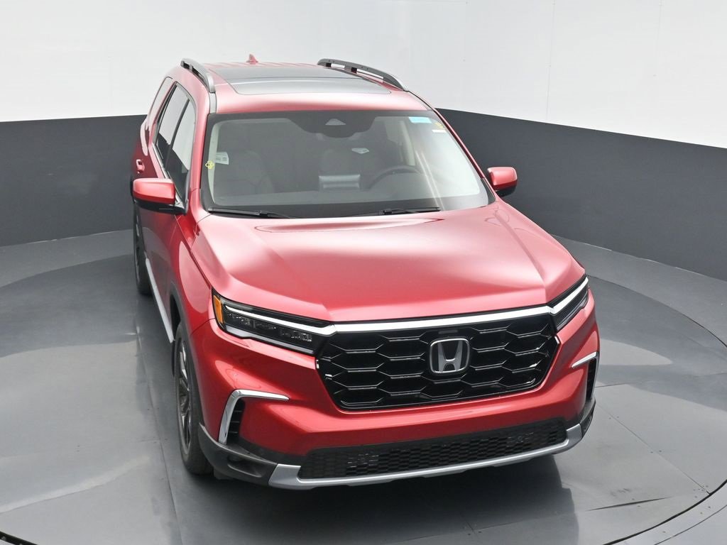 New 2025 Honda Pilot Touring image 3