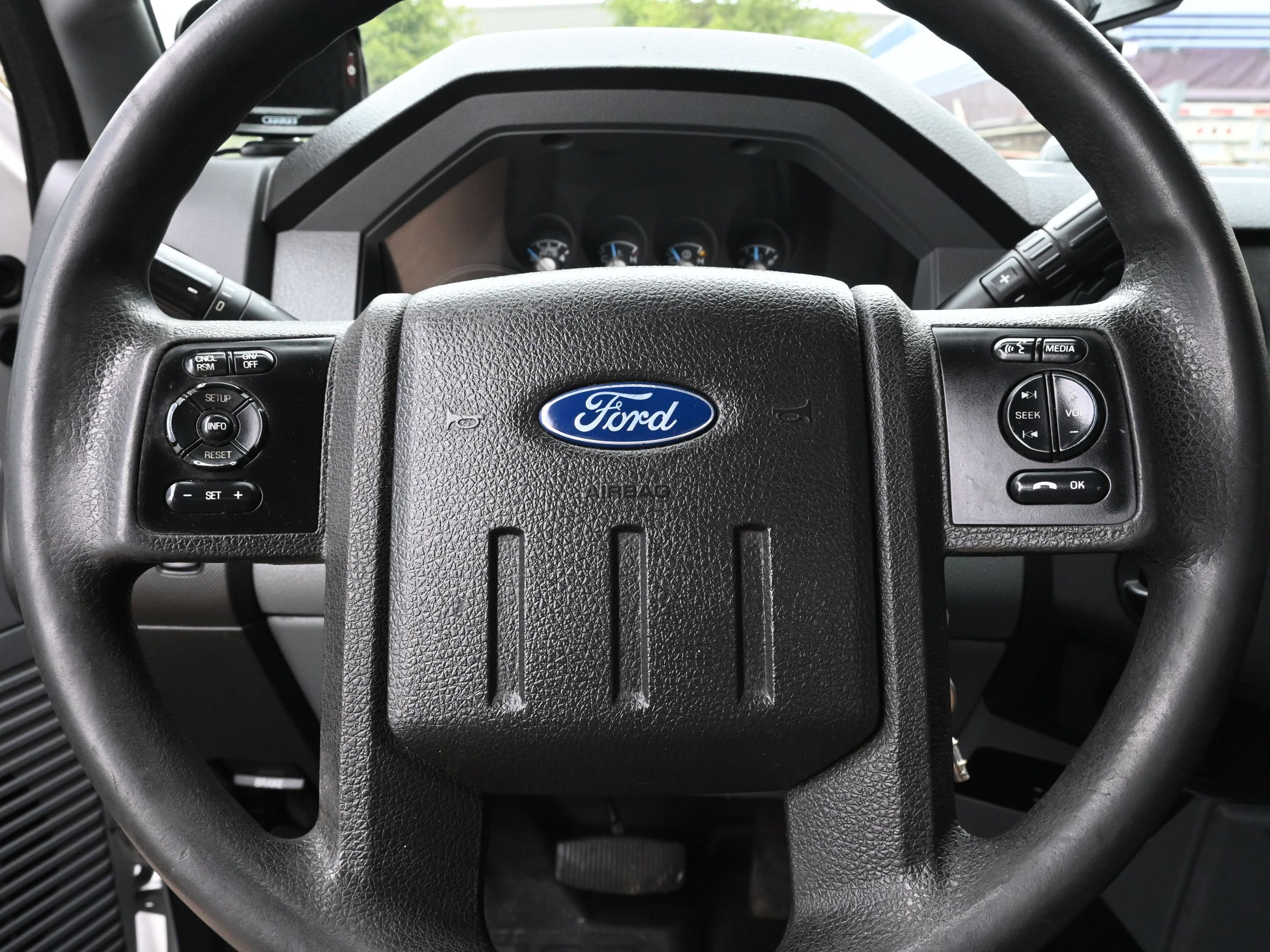 Used 2016 Ford F550 2WD Regular Cab Super Duty image 8
