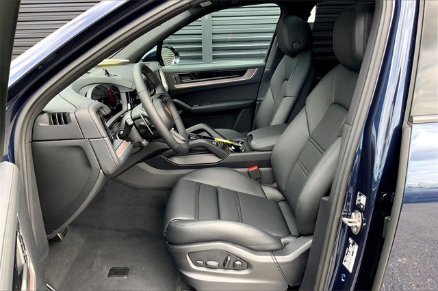 New 2026 Porsche Cayenne S image 5