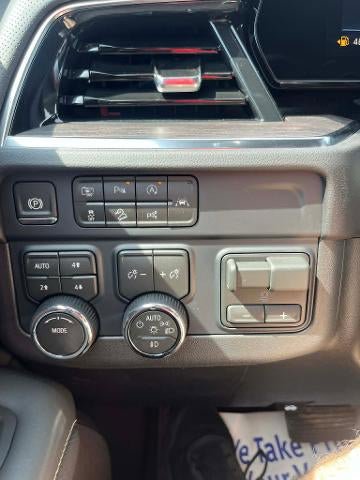 New 2026 Chevrolet Suburban Premier w/ Sun And Tow Package AWD/4WD image 8