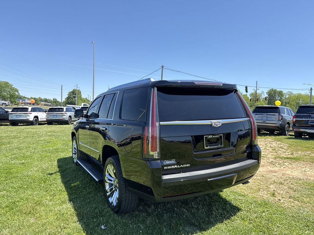 Used 2017 Cadillac Escalade Premium Luxury w/ LPO, Radiant Package AWD/4WD image 12