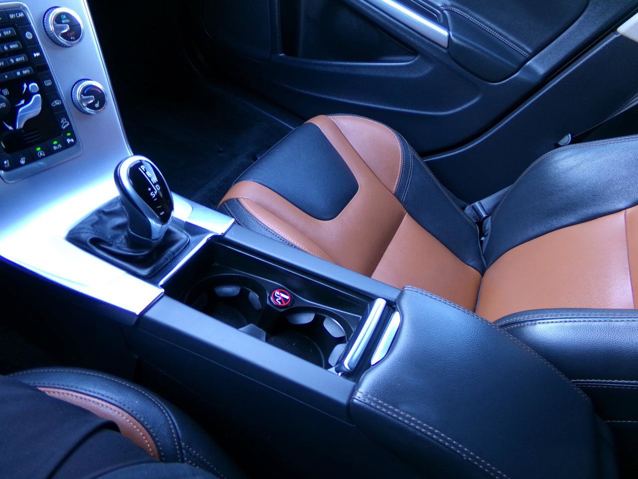 Used 2018 Volvo V60 T5 Cross Country w/ Convenience Package image 27