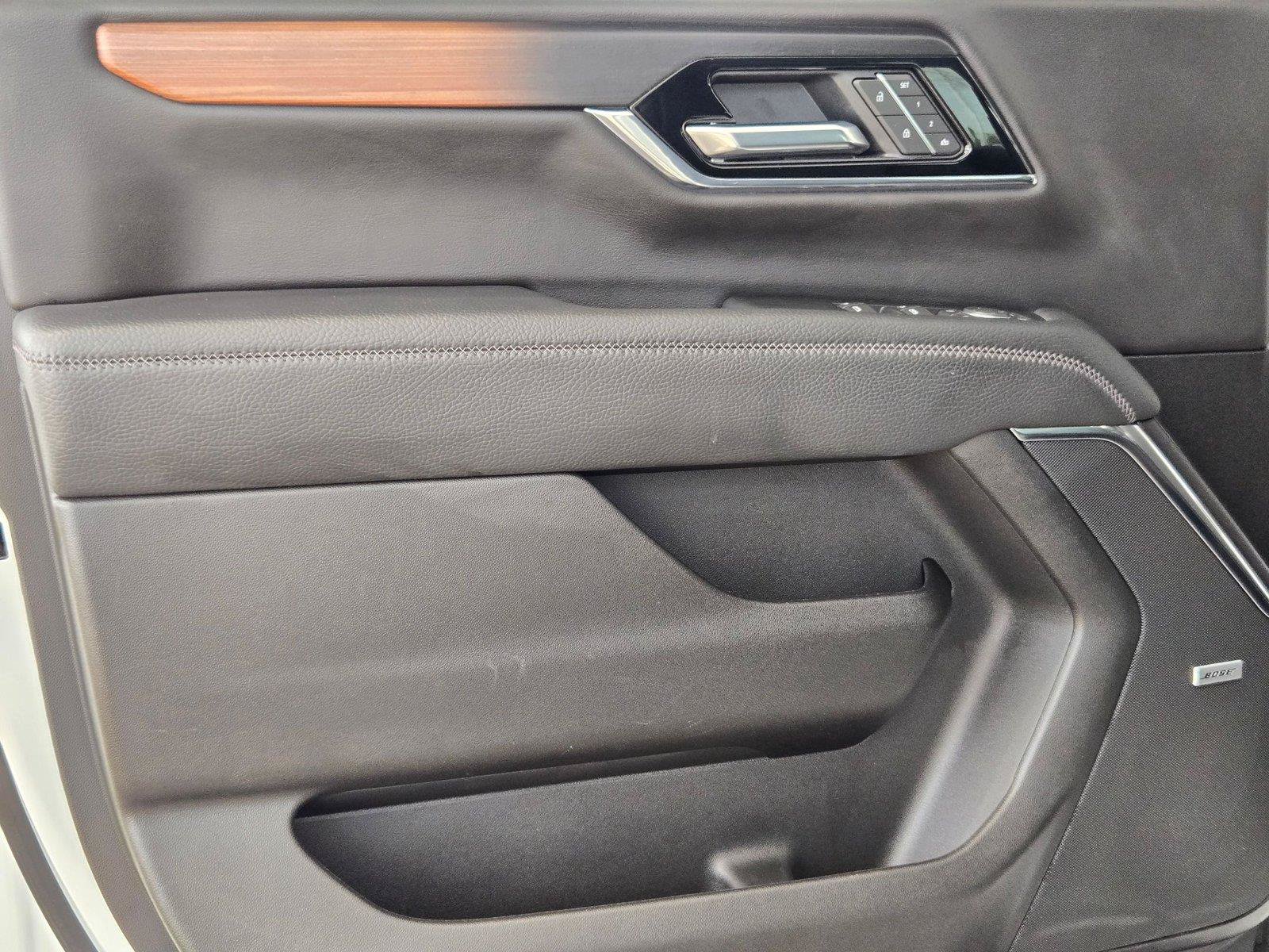 Used 2025 GMC Yukon Denali AWD/4WD image 21