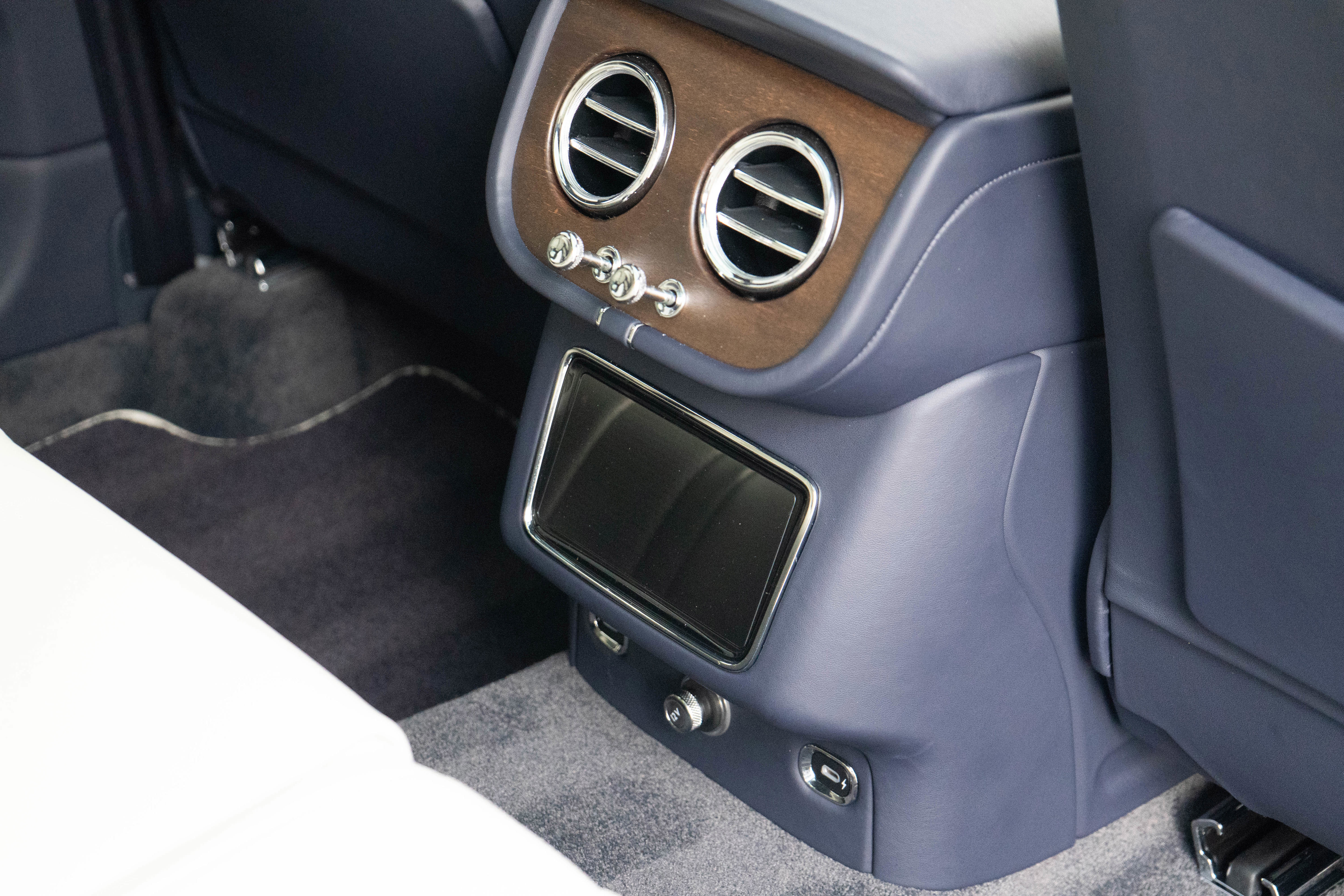 Used 2023 Bentley Bentayga image 38