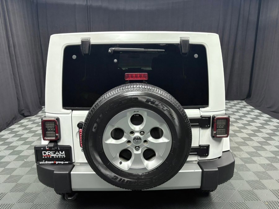 Used 2015 Jeep Wrangler Unlimited Sahara w/ Dual Top Group image 5