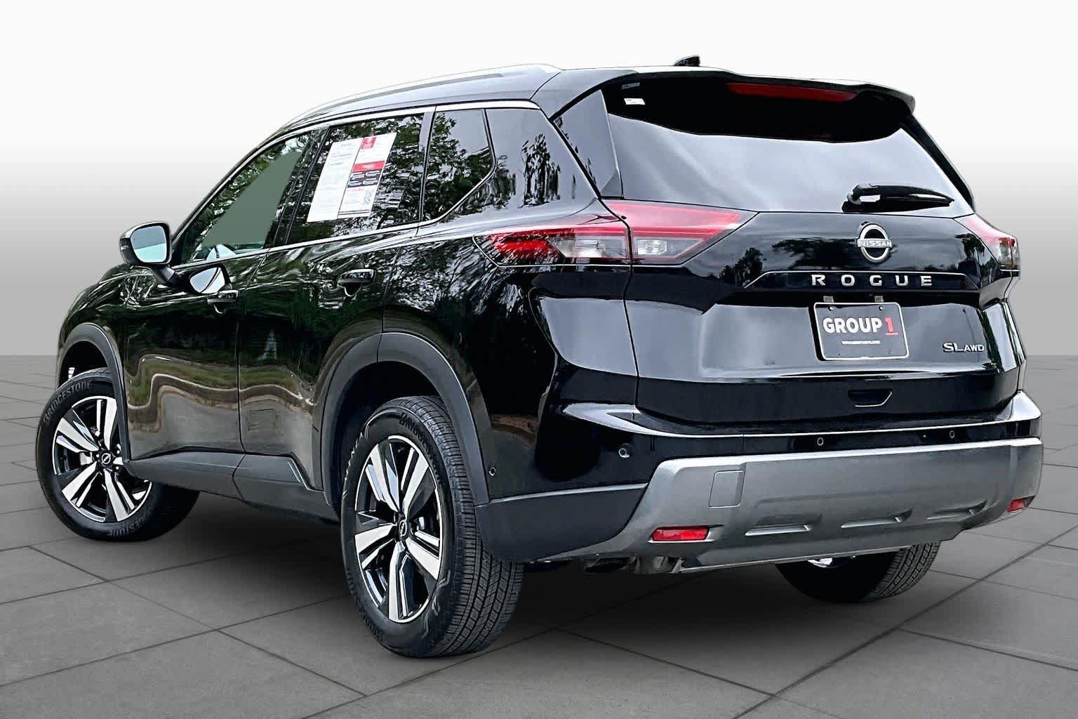 Used 2026 Nissan Rogue SL AWD/4WD image 12