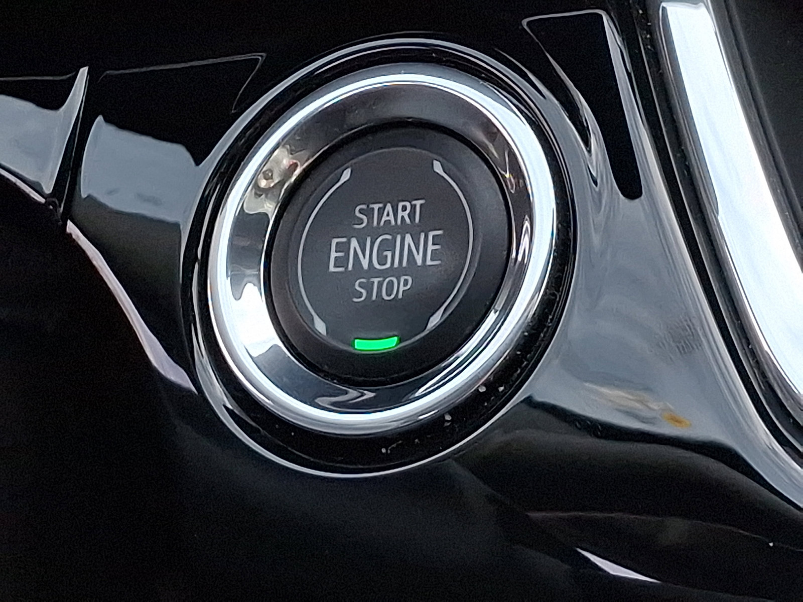 Used 2024 Chevrolet Trax RS w/ Sunroof Package image 25