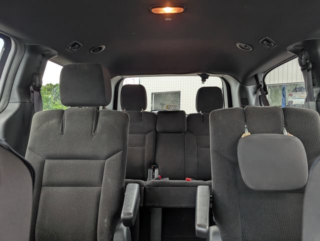 Used 2017 Dodge Grand Caravan SE FWD image 15