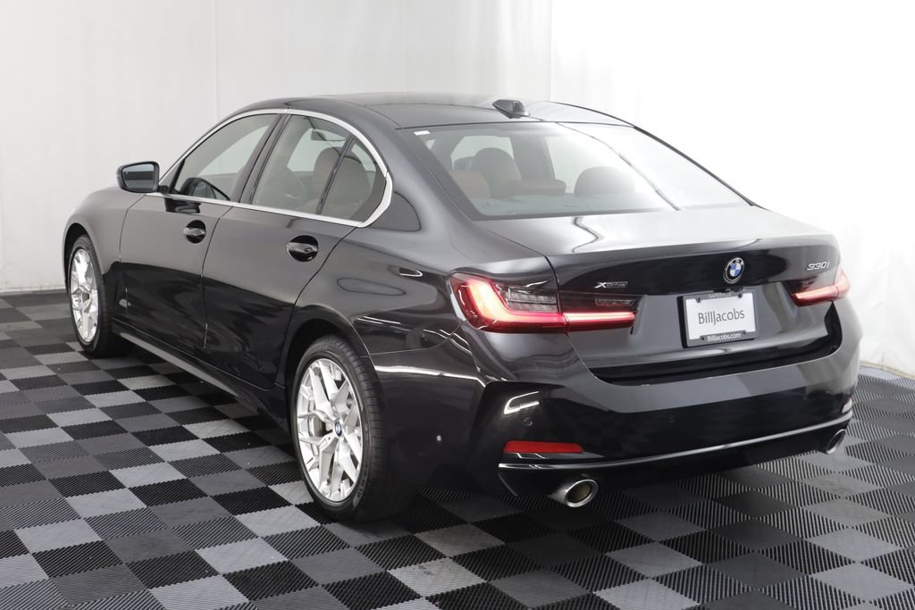 Used 2025 BMW 330i xDrive Sedan AWD/4WD image 16