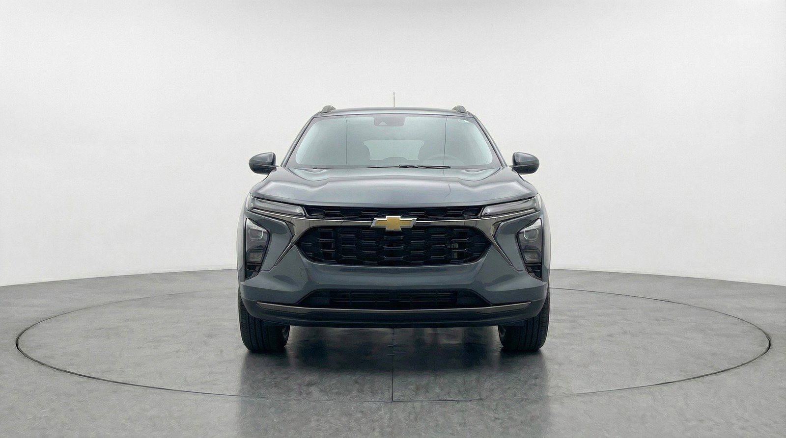 Used 2025 Chevrolet Trax LT image 2