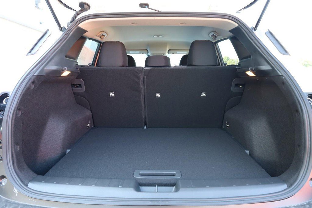 New 2026 Nissan Kicks SV image 7