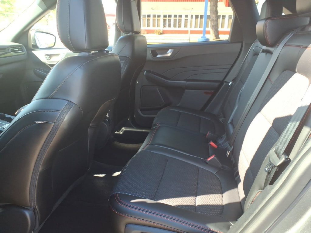 Certified 2024 Ford Escape ST-Line w/ Tech Pack #1 FWD image 11