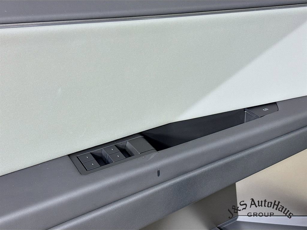 Used 2025 Tesla Cybertruck AWD Crew Cab image 23