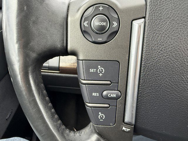 Used 2015 Land Rover LR2 image 24