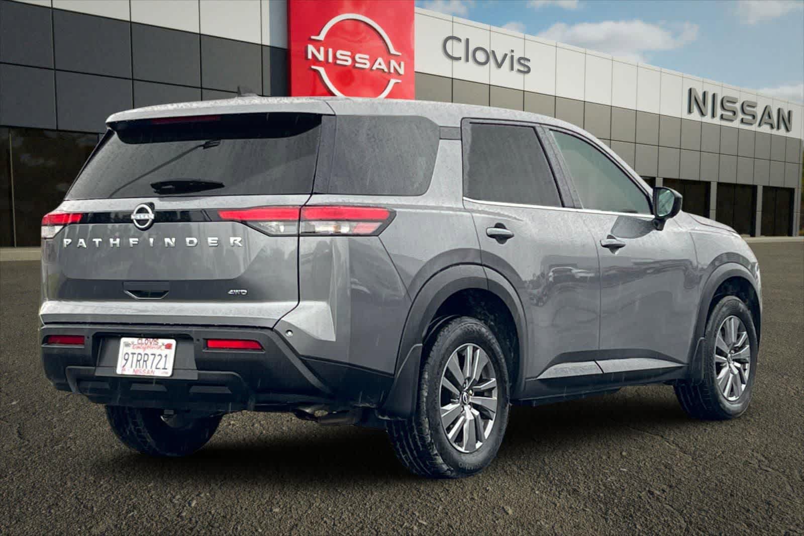 Certified 2025 Nissan Pathfinder S AWD/4WD image 3