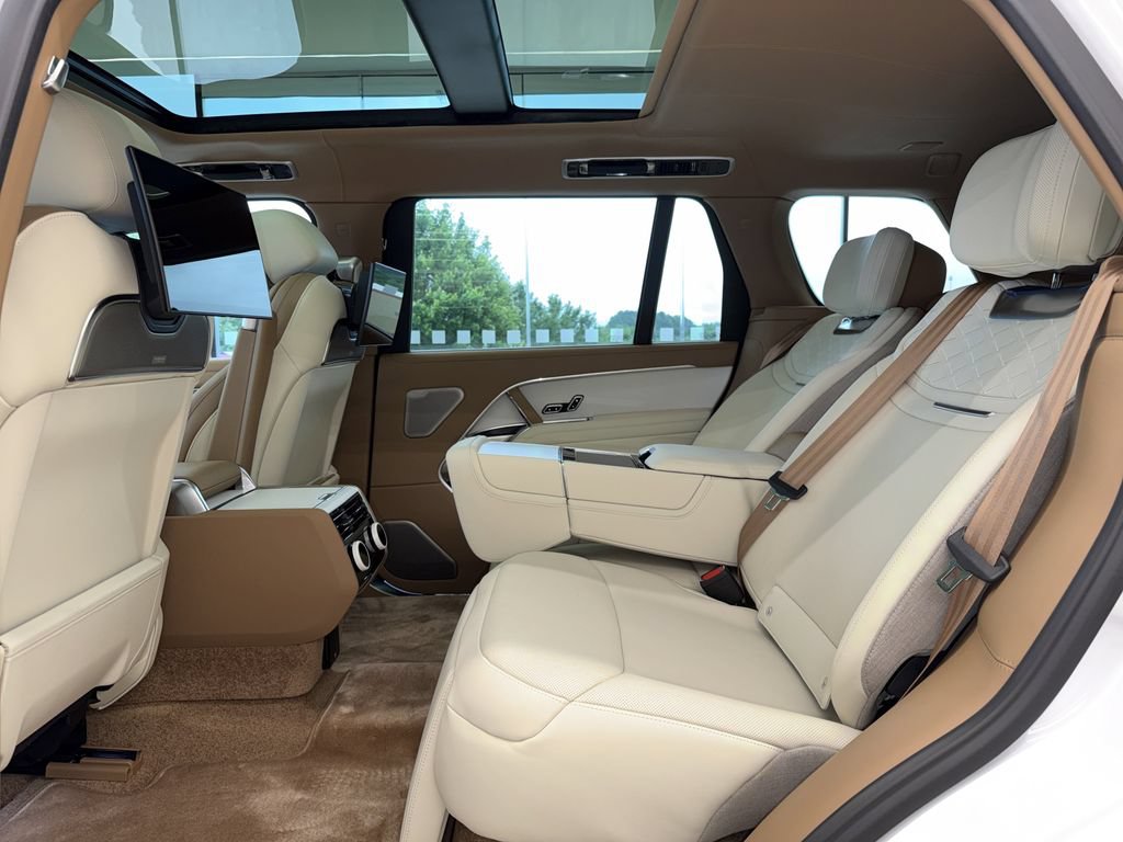 New 2026 Land Rover Range Rover SV AWD/4WD image 5