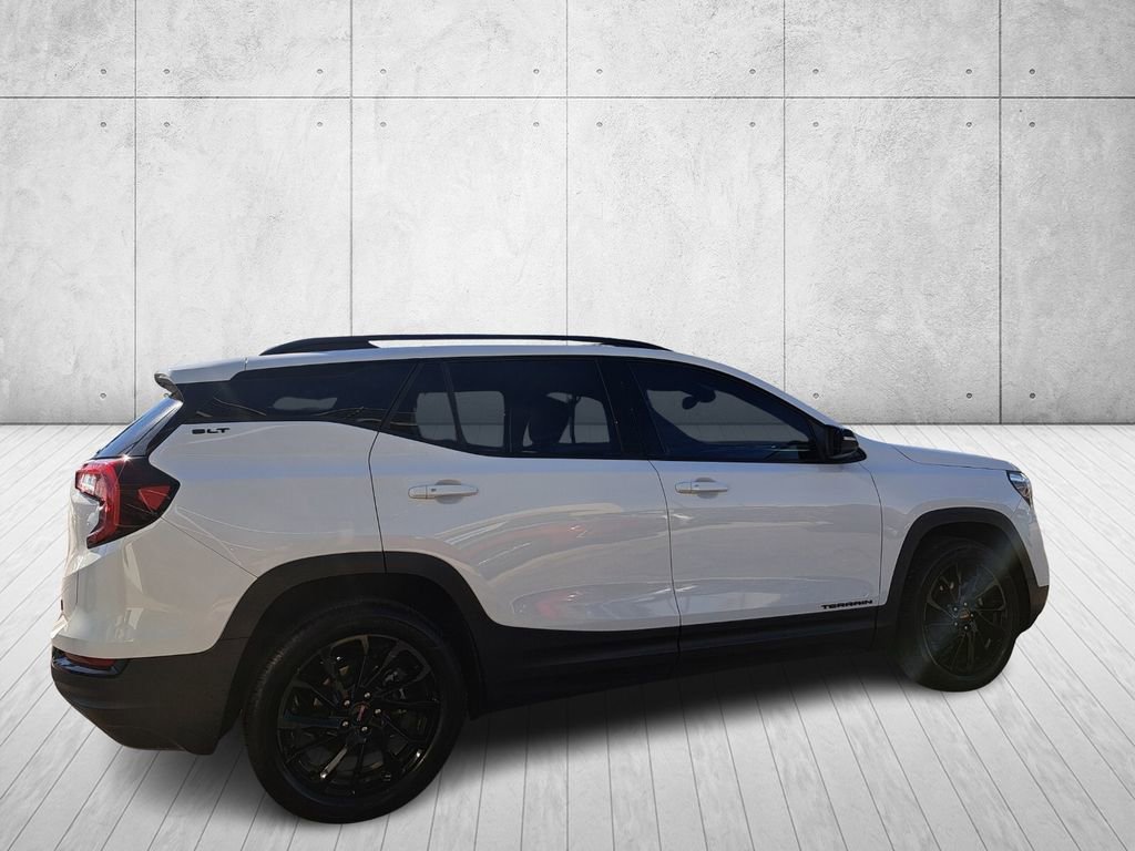 Used 2023 GMC Terrain SLT w/ Elevation Edition image 4