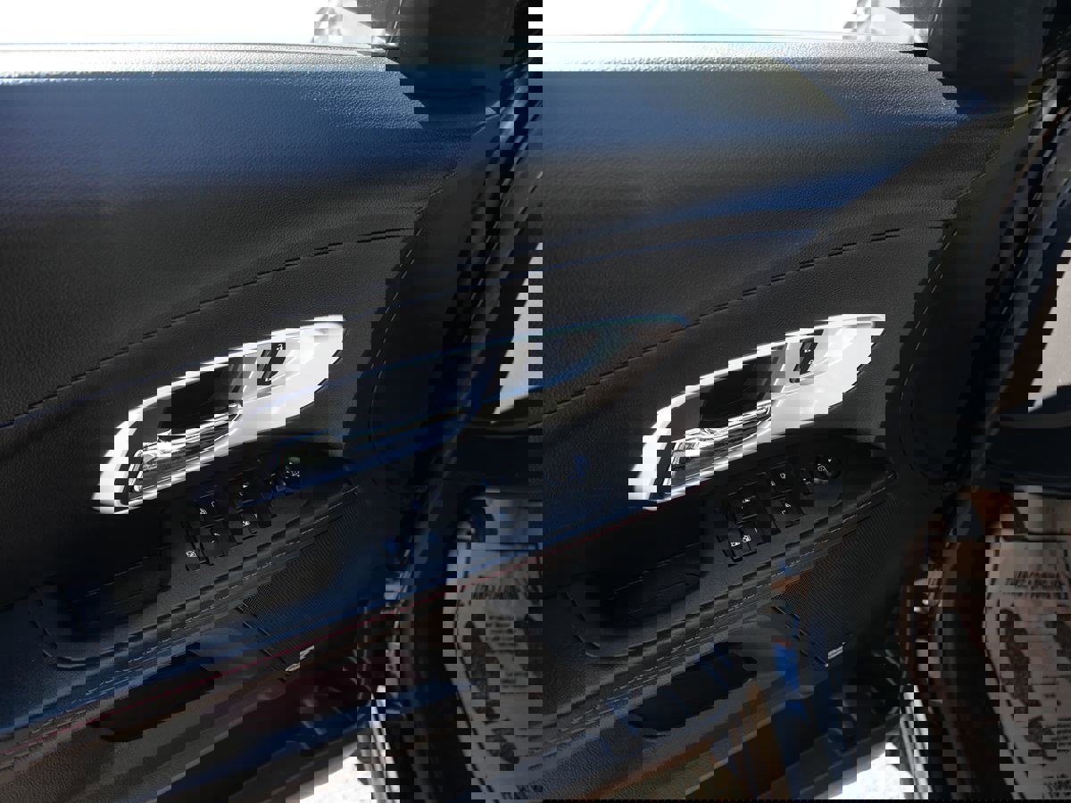 Used 2015 Chevrolet Equinox LTZ AWD/4WD image 12