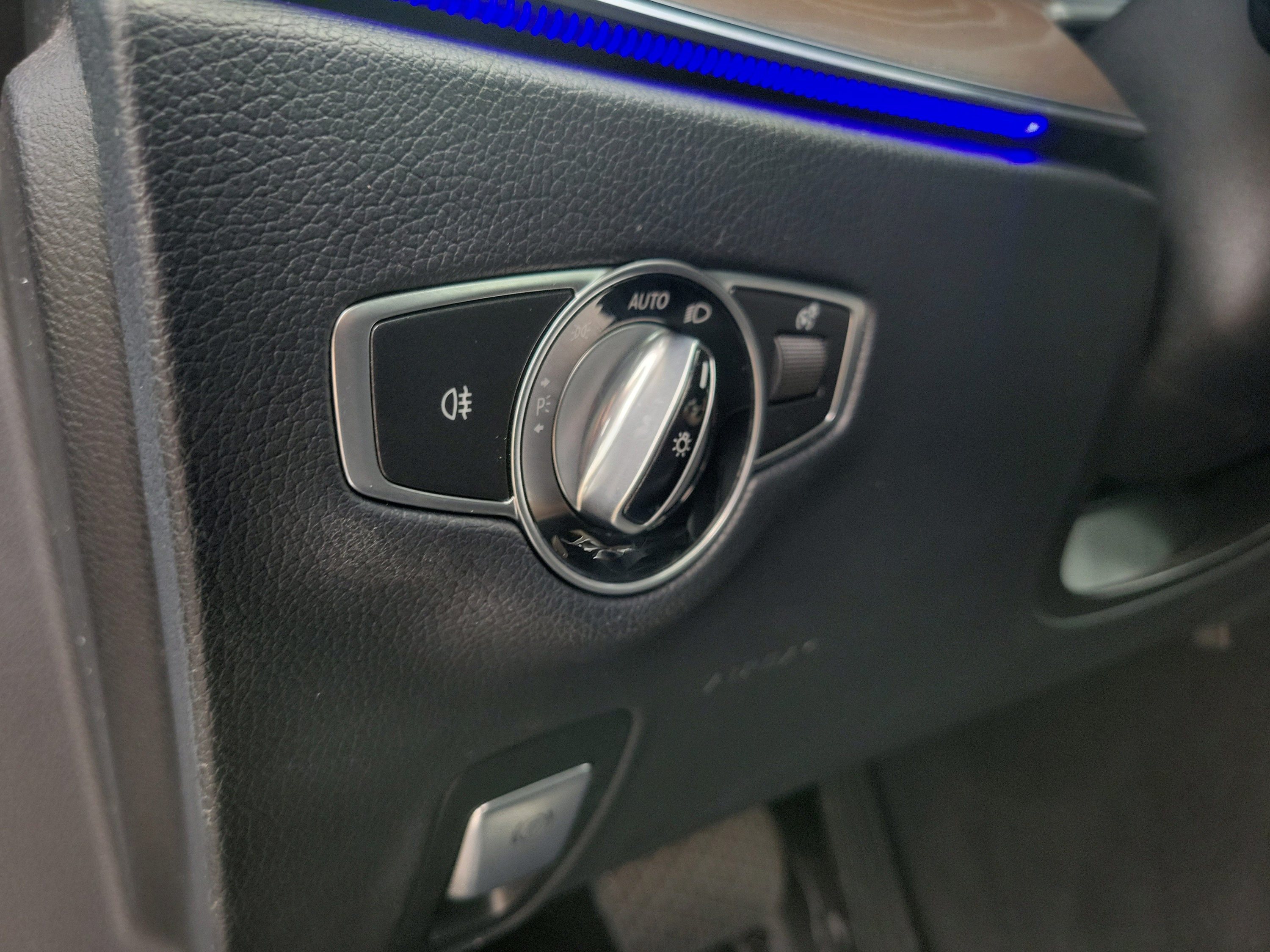Used 2020 Mercedes-Benz E 350 4MATIC Sedan image 25