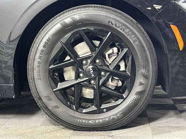 Certified 2025 Kia K5 LXS FWD image 10
