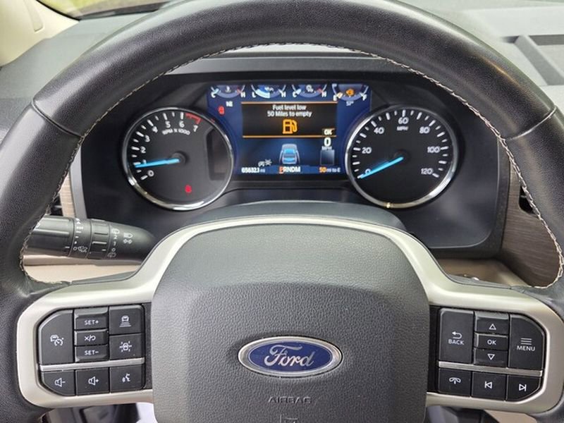 Used 2024 Ford Expedition Limited image 23