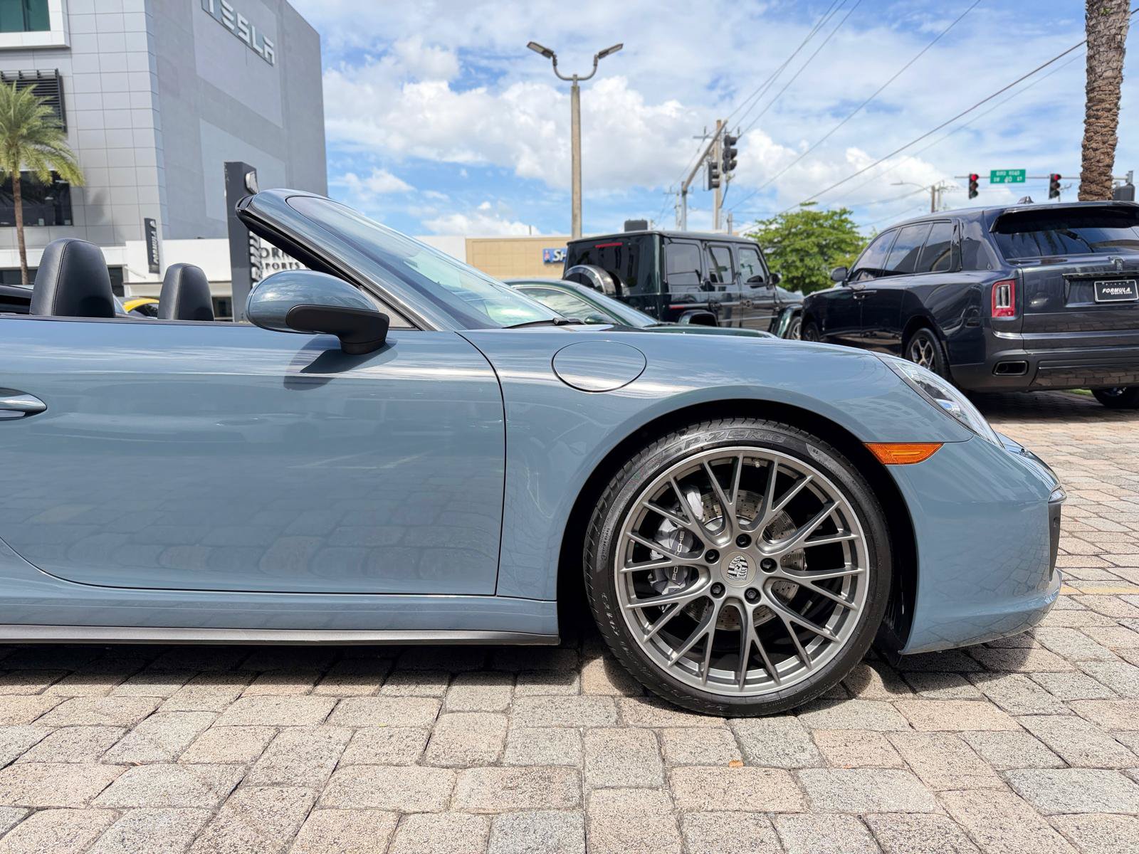 Used 2017 Porsche 911 Carrera 4 AWD/4WD image 25