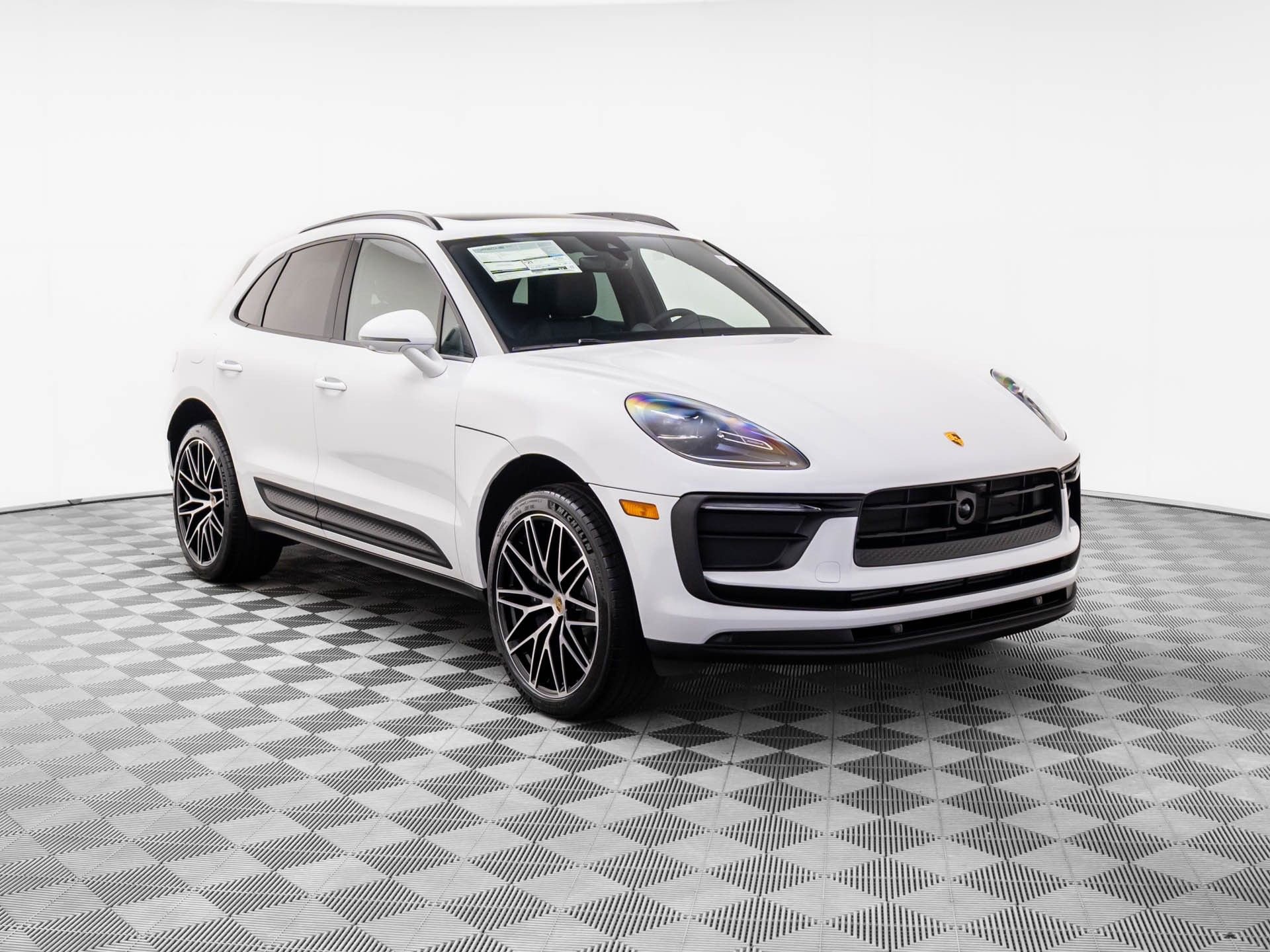 Certified 2026 Porsche Macan image 6